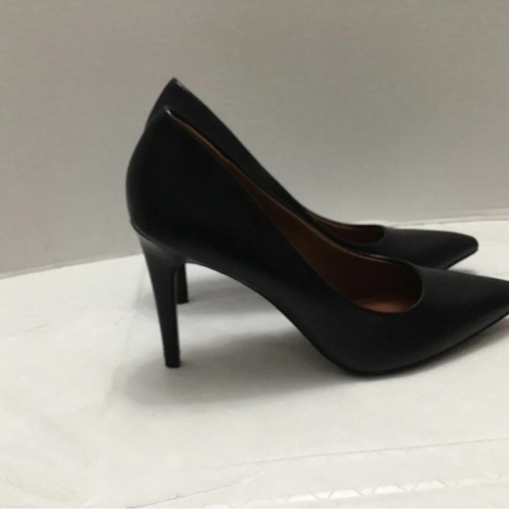 Christian Siriano Black Pointed-Toe Leather Heels